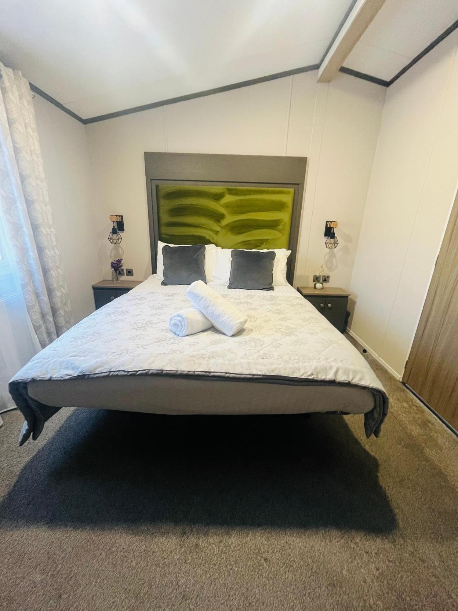 Bushmills Lodge With Hot Tub Thornton  Ngoại thất bức ảnh